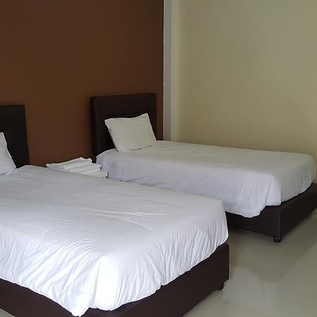 Charoensuk Grand Hotel Kabin Buri Exteriör bild