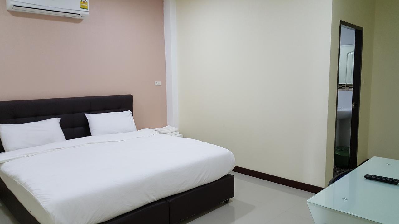 Charoensuk Grand Hotel Kabin Buri Exteriör bild