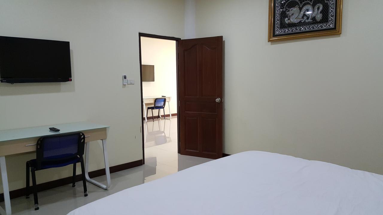 Charoensuk Grand Hotel Kabin Buri Exteriör bild