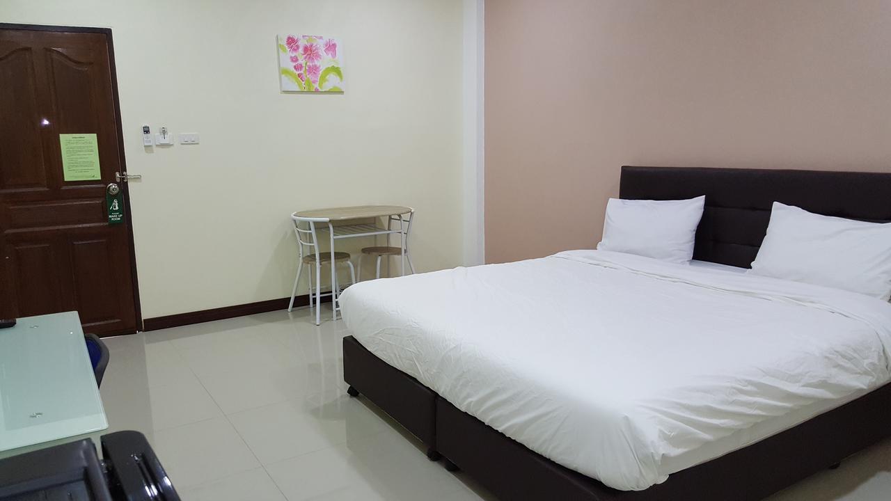 Charoensuk Grand Hotel Kabin Buri Exteriör bild