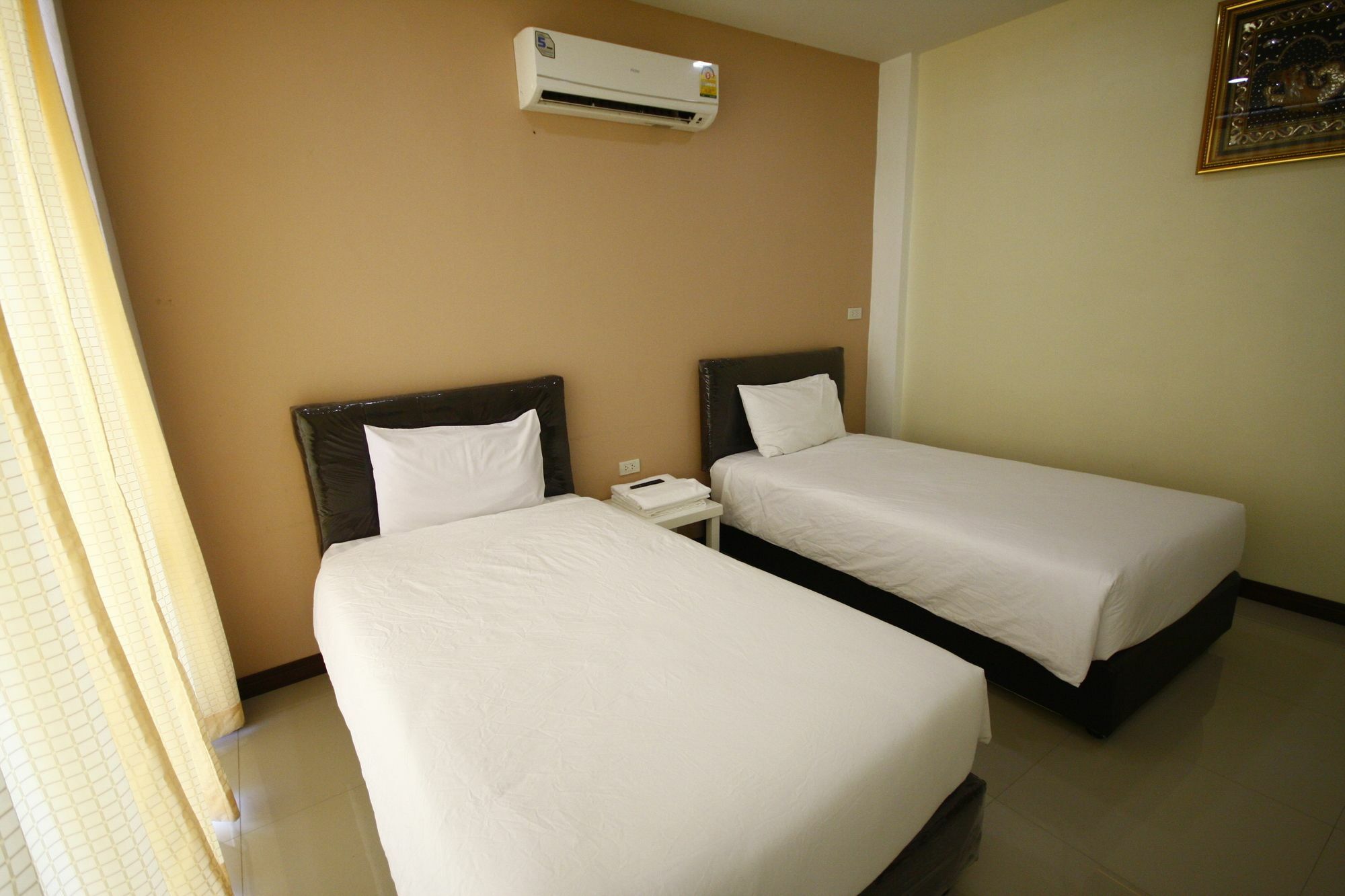 Charoensuk Grand Hotel Kabin Buri Exteriör bild